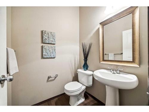 9 Pantego Link Nw, Calgary, AB - Indoor Photo Showing Bathroom