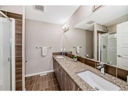 517 Nolanlake Villas Nw, Calgary, AB - Indoor Photo Showing Bathroom