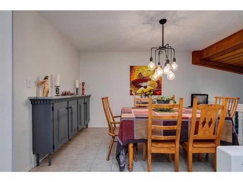 25-10030 Oakmoor Way Sw, Calgary, AB - Indoor Photo Showing Dining Room