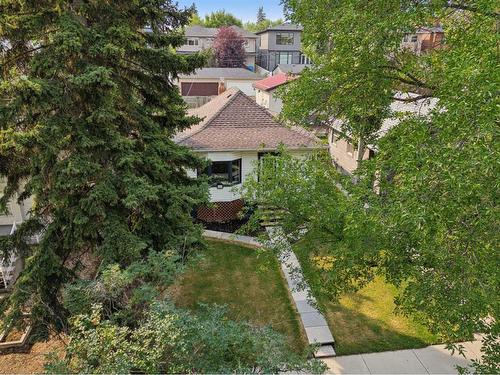 115 25 Avenue Nw, Calgary, AB - Outdoor