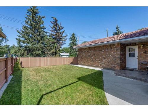 1612 48 Avenue Sw, Calgary, AB - Outdoor