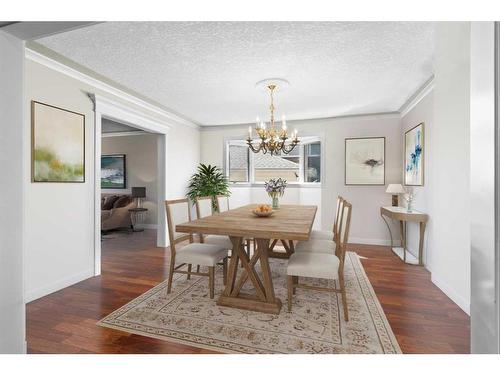 1612 48 Avenue Sw, Calgary, AB - Indoor Photo Showing Dining Room