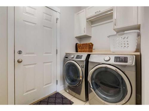 231 Tuscany Ridge View Nw, Calgary, AB - Indoor Photo Showing Laundry Room