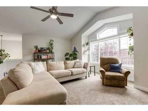 231 Tuscany Ridge View Nw, Calgary, AB - Indoor Photo Showing Living Room