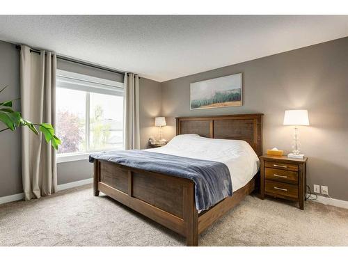 231 Tuscany Ridge View Nw, Calgary, AB - Indoor Photo Showing Bedroom