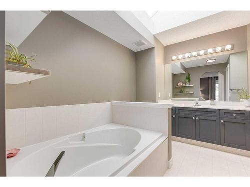 231 Tuscany Ridge View Nw, Calgary, AB - Indoor Photo Showing Bathroom