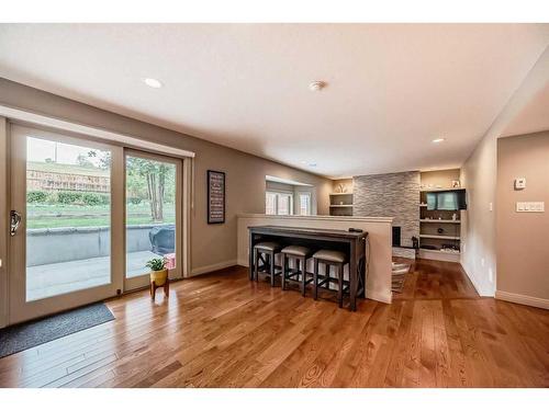 5039 Norris Road Nw, Calgary, AB - Indoor Photo Showing Dining Room