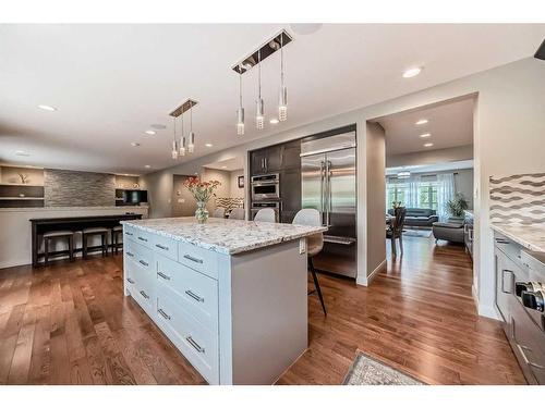 5039 Norris Road Nw, Calgary, AB - Indoor Photo Showing Kitchen With Upgraded Kitchen