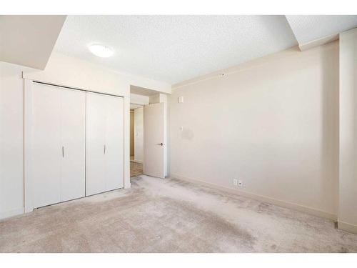 1003-8710 Horton Road Sw, Calgary, AB - Indoor Photo Showing Other Room