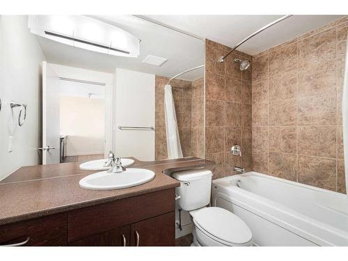 1003-8710 Horton Road Sw, Calgary, AB - Indoor Photo Showing Bathroom