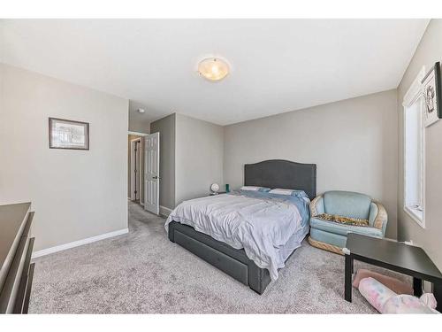 1231 140 Avenue Nw, Calgary, AB - Indoor Photo Showing Bedroom