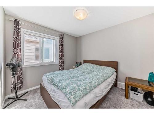 1231 140 Avenue Nw, Calgary, AB - Indoor Photo Showing Bedroom