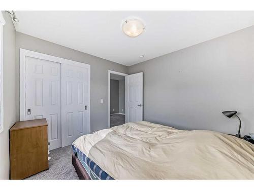 1231 140 Avenue Nw, Calgary, AB - Indoor Photo Showing Bedroom