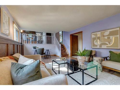 9308 26 Street Sw, Calgary, AB - Indoor Photo Showing Living Room