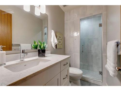 9308 26 Street Sw, Calgary, AB - Indoor Photo Showing Bathroom