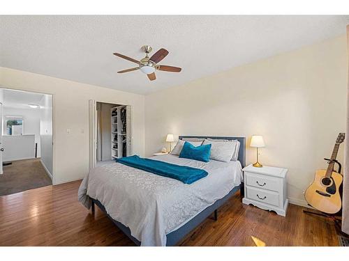 207-1305 Glenmore Trail Sw, Calgary, AB - Indoor Photo Showing Bedroom