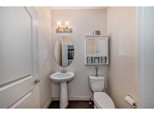 88 Redstone Villas Ne, Calgary, AB - Indoor Photo Showing Bathroom