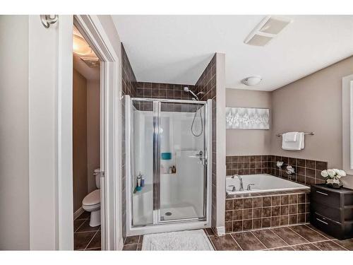 88 Redstone Villas Ne, Calgary, AB - Indoor Photo Showing Bathroom