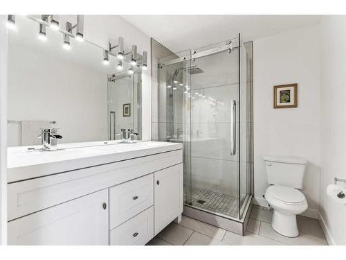 9612 Alcott Road Se, Calgary, AB - Indoor Photo Showing Bathroom