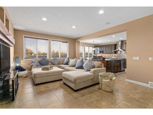 310 Evanspark Circle Nw, Calgary, AB - Indoor Photo Showing Living Room