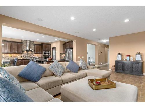 310 Evanspark Circle Nw, Calgary, AB - Indoor Photo Showing Living Room