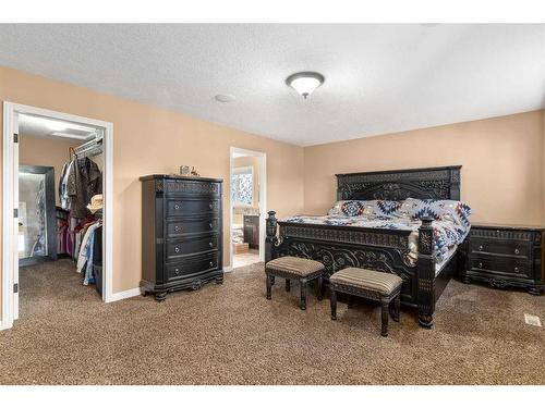 310 Evanspark Circle Nw, Calgary, AB - Indoor Photo Showing Bedroom