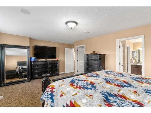 310 Evanspark Circle Nw, Calgary, AB - Indoor Photo Showing Bedroom