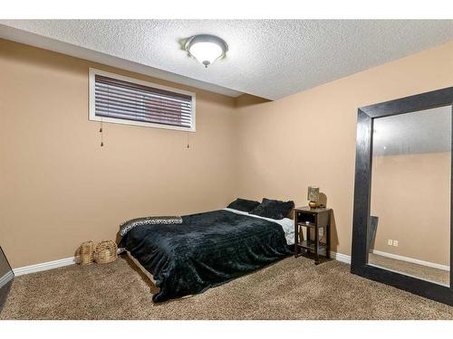 310 Evanspark Circle Nw, Calgary, AB - Indoor Photo Showing Bedroom