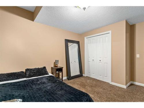 310 Evanspark Circle Nw, Calgary, AB - Indoor Photo Showing Bedroom