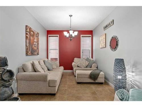 310 Evanspark Circle Nw, Calgary, AB - Indoor Photo Showing Living Room