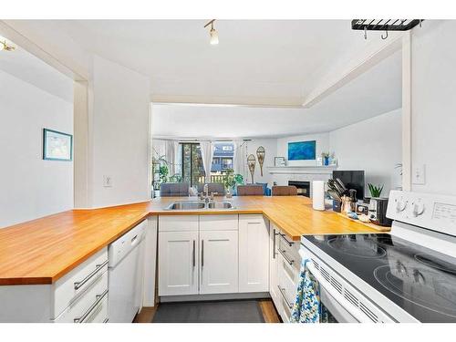 B-518 18 Avenue Sw, Calgary, AB - Indoor Photo Showing Kitchen With Double Sink