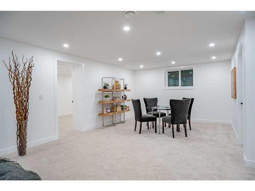 4228 Vauxhall Crescent Nw, Calgary, AB - Indoor