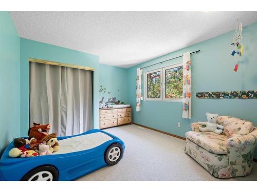 243003 Range Road 270, Rural Rocky View County, AB - Indoor Photo Showing Bedroom