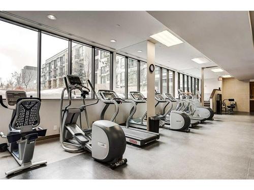 913-222 Riverfront Avenue Sw, Calgary, AB - Indoor Photo Showing Gym Room