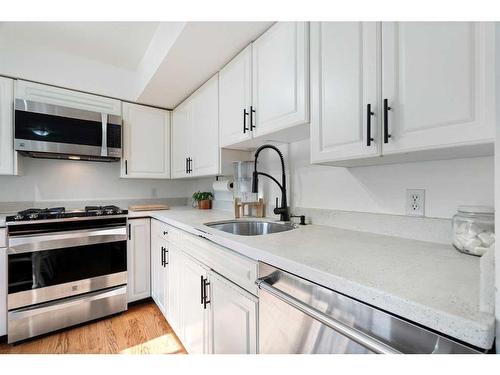 663 Merrill Drive Ne, Calgary, AB - Indoor Photo Showing Kitchen