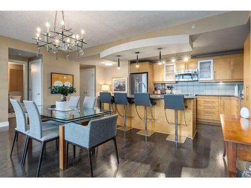 1603-817 15 Avenue Sw, Calgary, AB - Indoor Photo Showing Dining Room