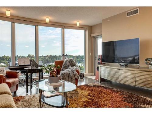 1603-817 15 Avenue Sw, Calgary, AB - Indoor Photo Showing Living Room