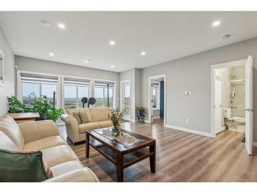 26 Evansborough View Nw, Calgary, AB - Indoor Photo Showing Living Room