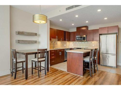 1804-77 Spruce Place Sw, Calgary, AB - Indoor Photo Showing Kitchen