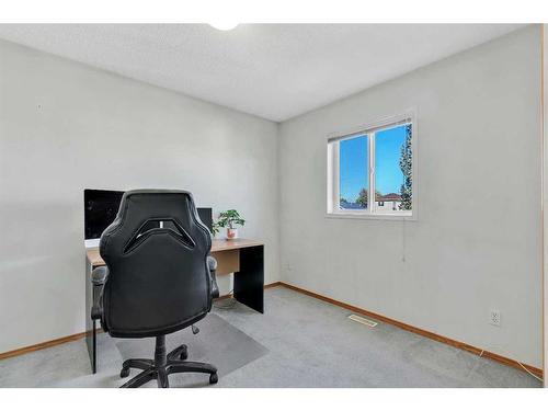 16 Erin Circle Se, Calgary, AB - Indoor