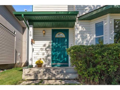 16 Erin Circle Se, Calgary, AB - Outdoor