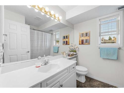 1-2208 29 Street Sw, Calgary, AB - Indoor Photo Showing Bathroom