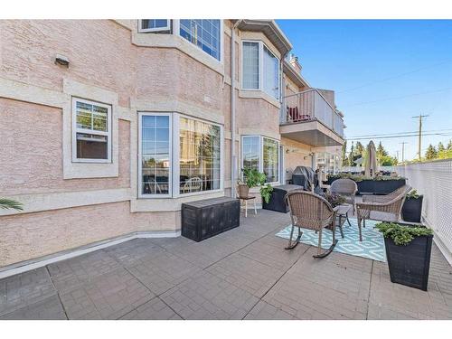 1-2208 29 Street Sw, Calgary, AB - Outdoor With Exterior