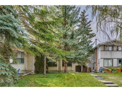 885 Queensland Drive Se, Calgary, AB - Outdoor