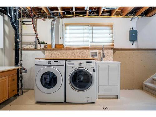 1264 Lake Sundance Crescent Se, Calgary, AB - Indoor Photo Showing Laundry Room