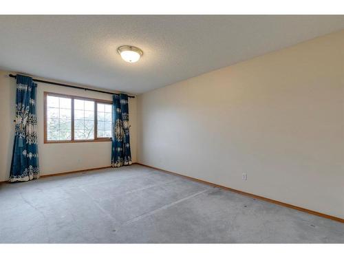 78 Hampstead Circle Nw, Calgary, AB - Indoor Photo Showing Other Room