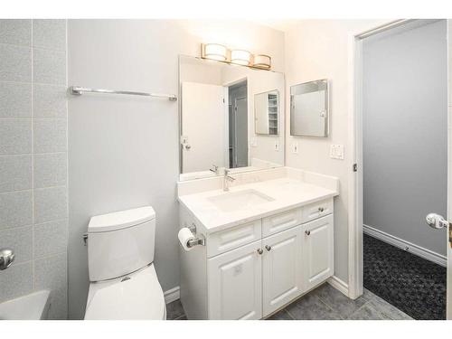 310-545 18 Avenue Sw, Calgary, AB - Indoor Photo Showing Bathroom