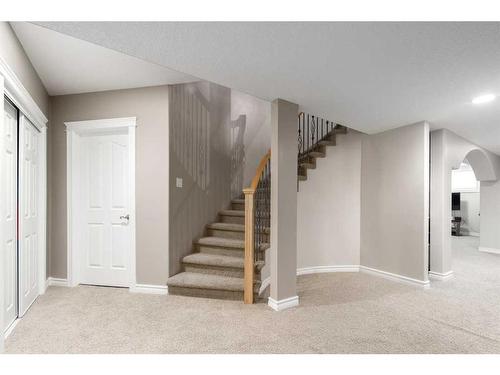 75 West Cedar Rise Sw, Calgary, AB - Indoor Photo Showing Other Room