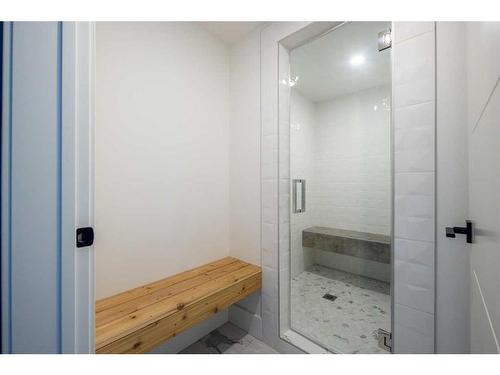 40 Aspen Ridge Terrace Sw, Calgary, AB - Indoor Photo Showing Bathroom