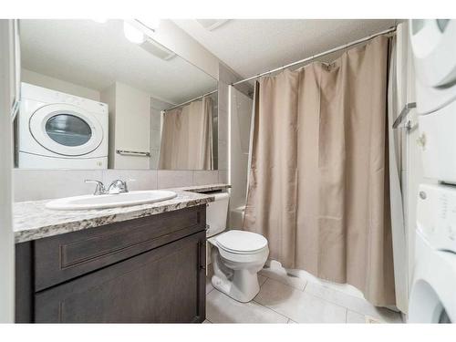 919 Auburn Bay Square Se, Calgary, AB - Indoor Photo Showing Bathroom